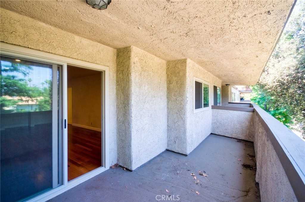 2386 E Del Mar Blvd - Photo 2 of 7