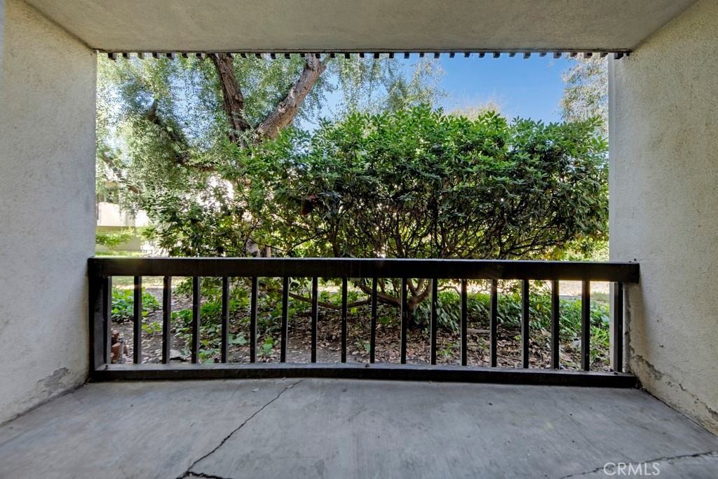 23515 Lyons Ave - Photo 3 of 6