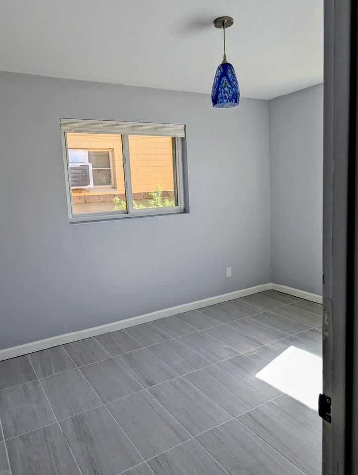 2432 E Eastland St #NA - Photo 7 of 9