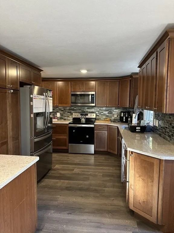 Everett Ave #1 - Photo 2 of 6