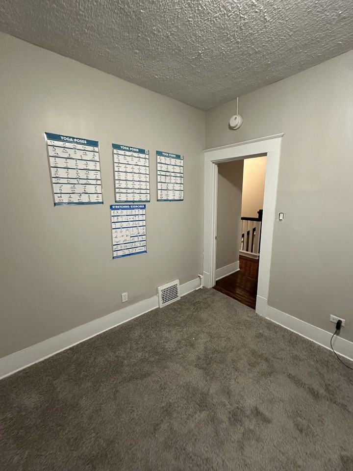 613 S 10th St #B - Photo 6 of 9