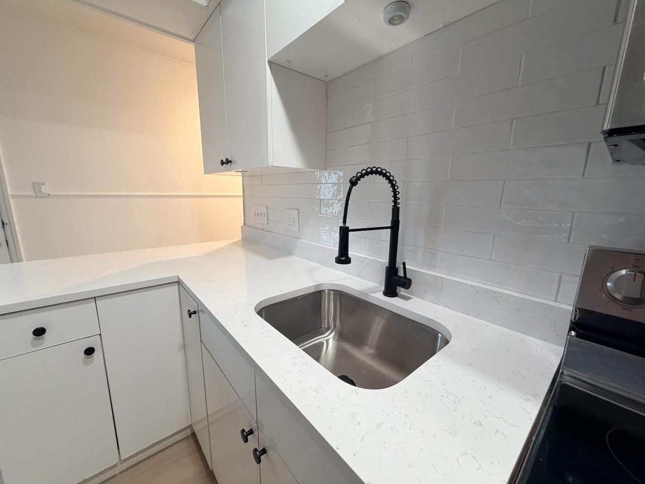 4042 Boulder Dr, UNIT 1 (Front House) - Photo 4 of 10