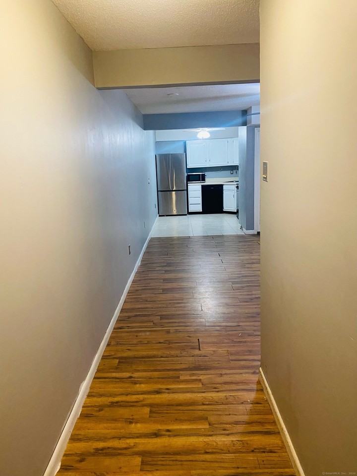 507 Twin Circle Drive #507 - Photo 3 of 14