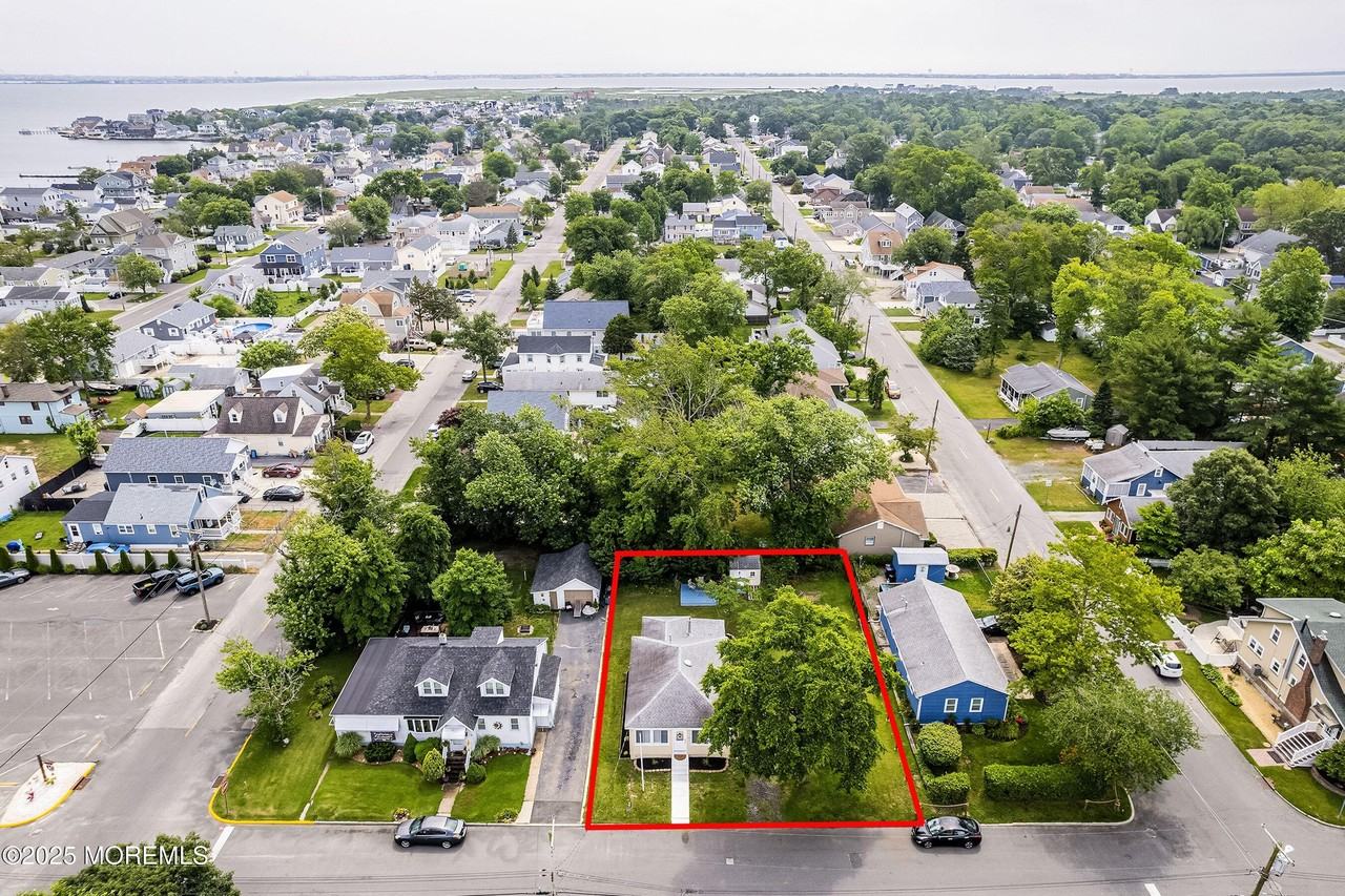 509 Monmouth Ave - Photo 4 of 36