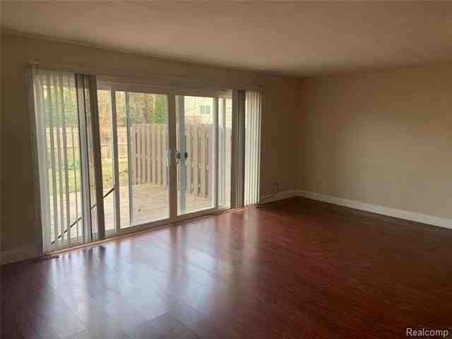 6320 Laurentian Court - Photo 3 of 24