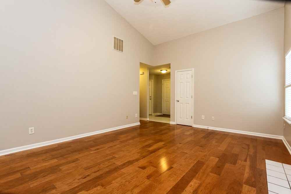 1108 Newgate Cir - Photo 3 of 15