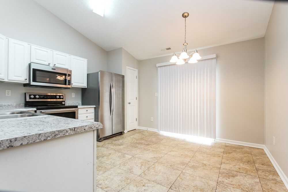 1108 Newgate Cir - Photo 5 of 15