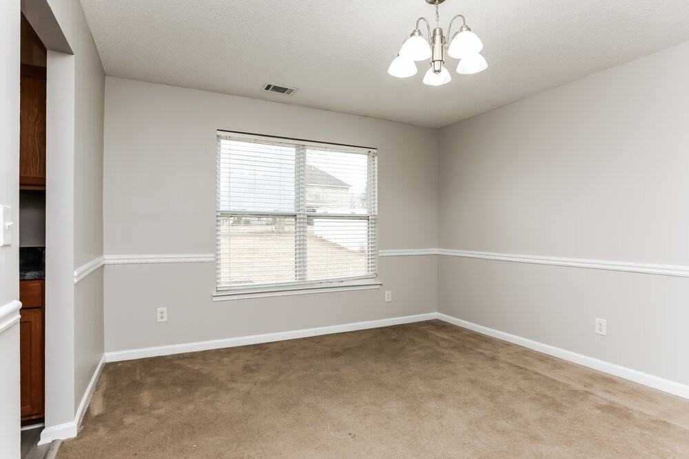 504 Rosalind Ter - Photo 7 of 16