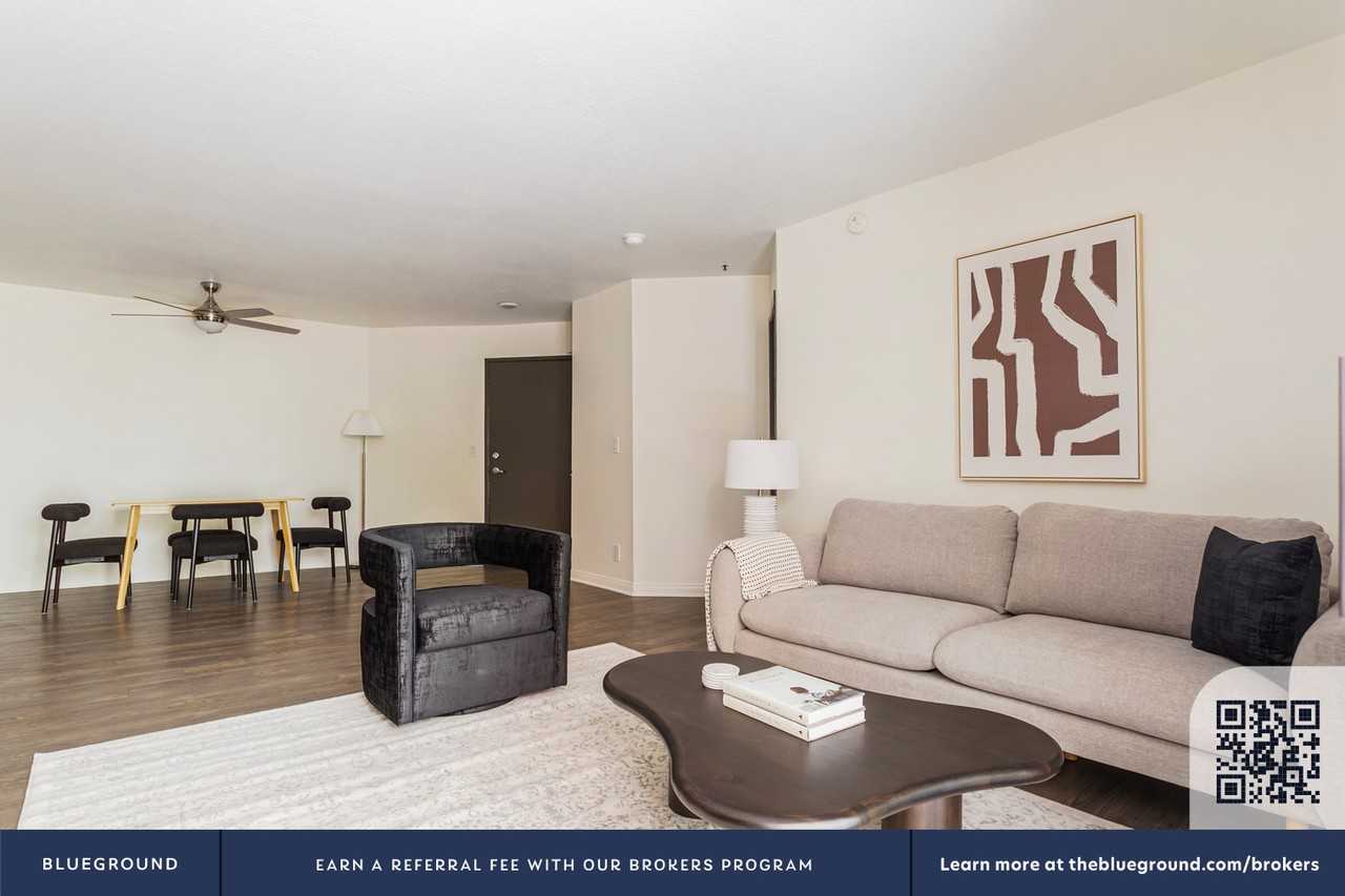 10977 Bluffside Dr #1389 - Photo 5 of 40