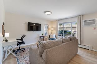 53 Hollywood Ct - Photo 1 of 1