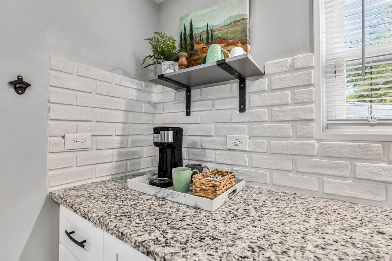 14926 E 10 Mile Rd #1032312P - Photo 6 of 32