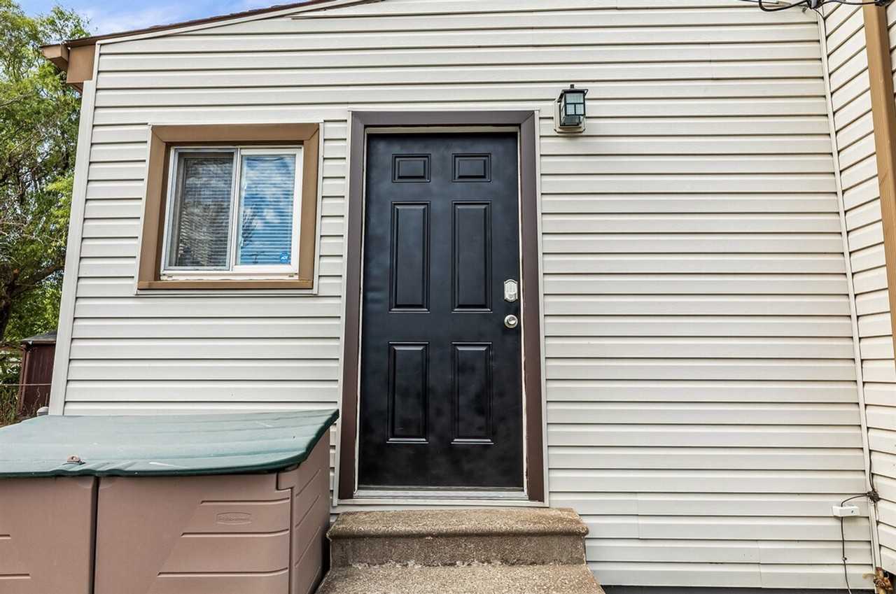 14926 E 10 Mile Rd #1032312P - Photo 5 of 32