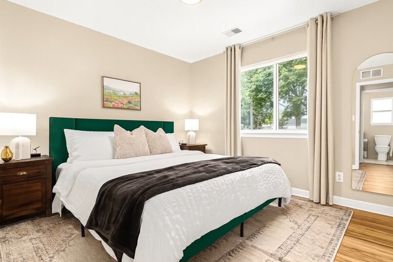 18459 Sharon Ln #1032344P - Photo 2 of 29