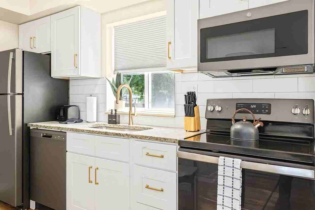 18459 Sharon Ln #1032344P - Photo 7 of 29