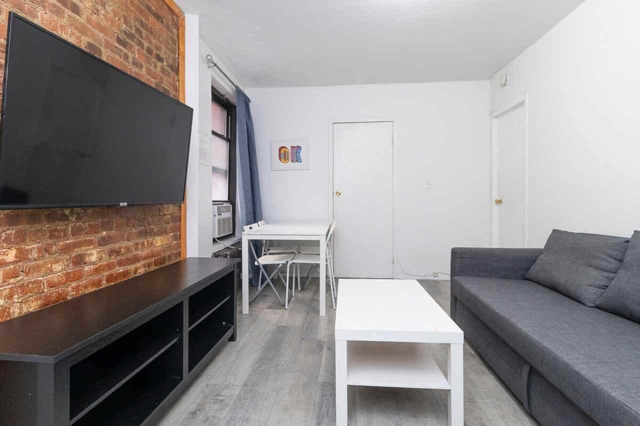 337 E 94th St #1032043P - Photo 4 of 35