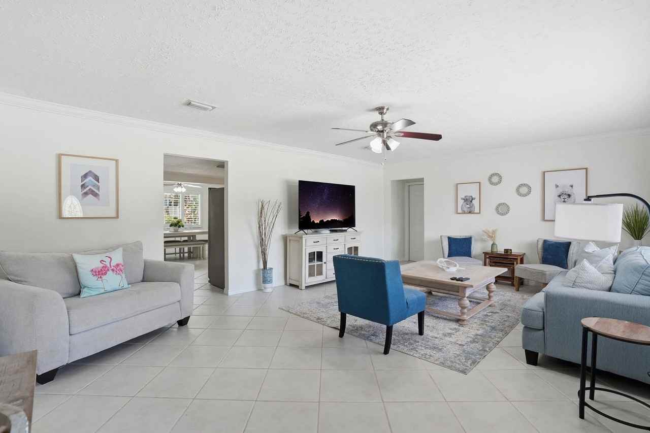 27526 Los Amigos Ln #1073491P - Photo 4 of 36