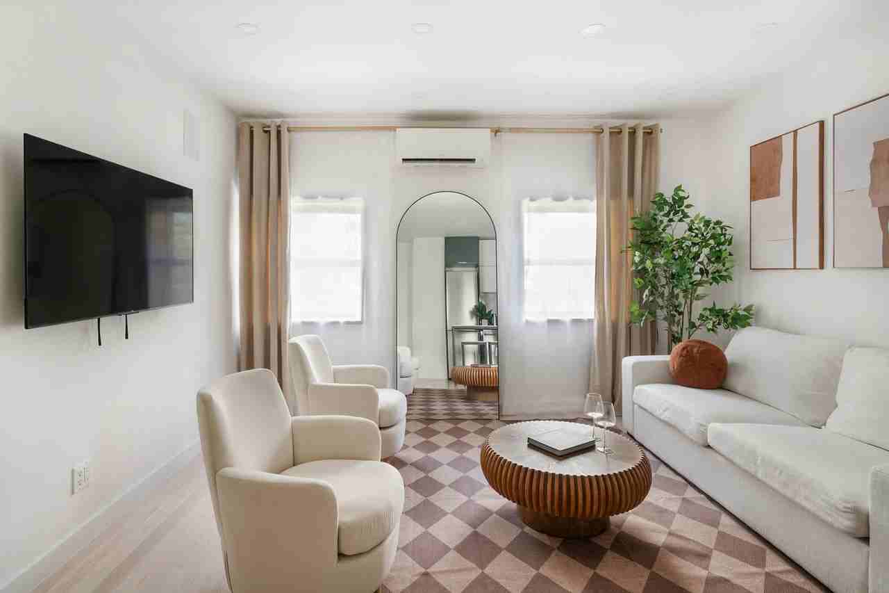 317W E 14th St #1295150P - Photo 2 of 21