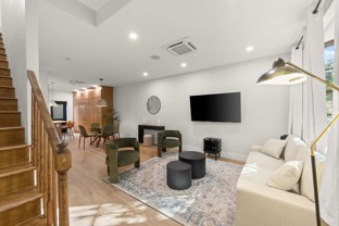 10 Hausman St - Photo 1 of 1