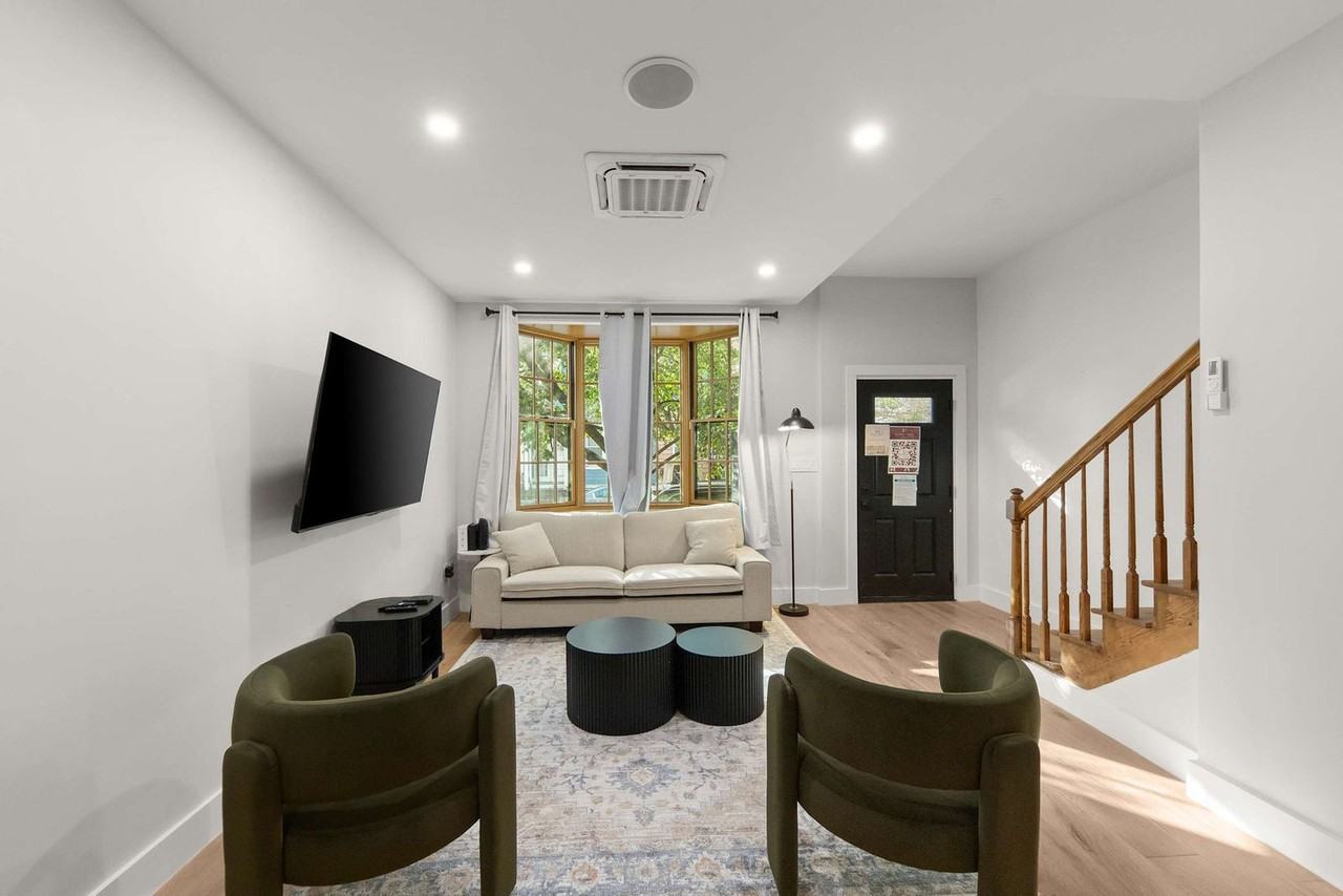 10 Hausman St #1299052P - Photo 2 of 27