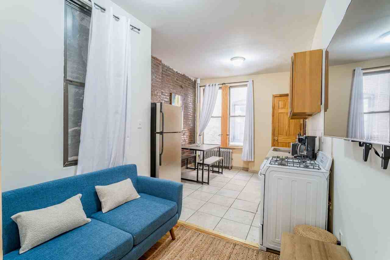 538 9th Ave #1323939P - Photo 2 of 16