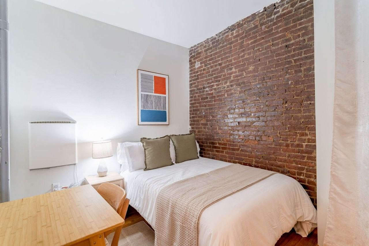 538 9th Ave #1323939P - Photo 4 of 16