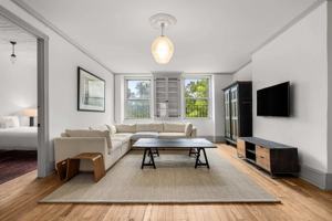 featured image of 185 E Broadway