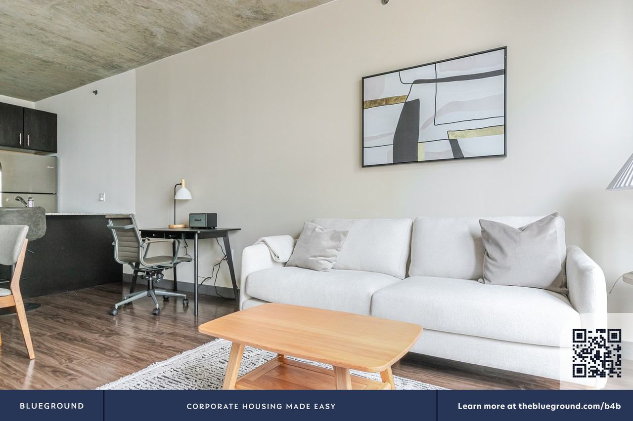 601 West Jackson Boulevard - Photo 6 of 31
