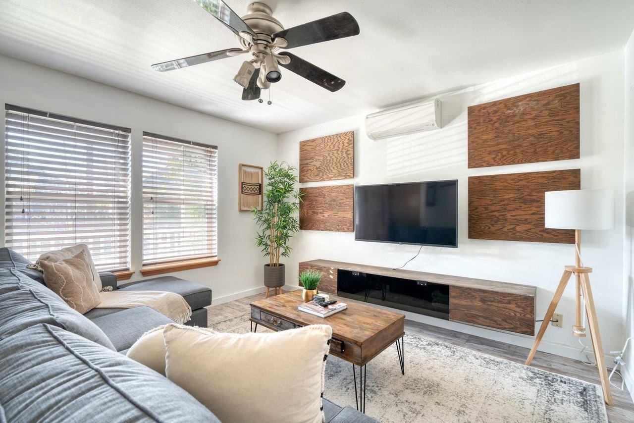 5040 Ne 18th Ave #1309833P - Photo 2 of 36