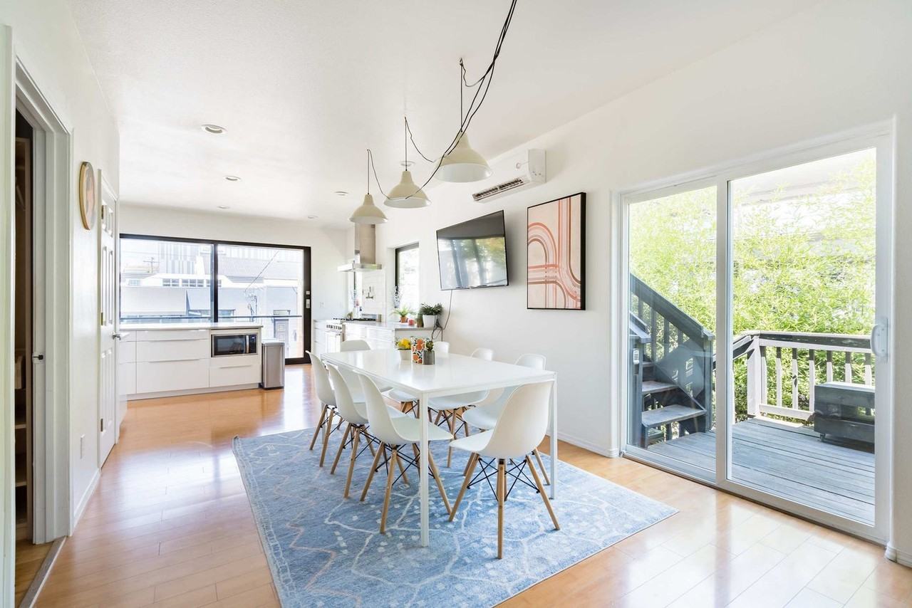 1616 Northwest Northrup Street - Photo 3 of 63