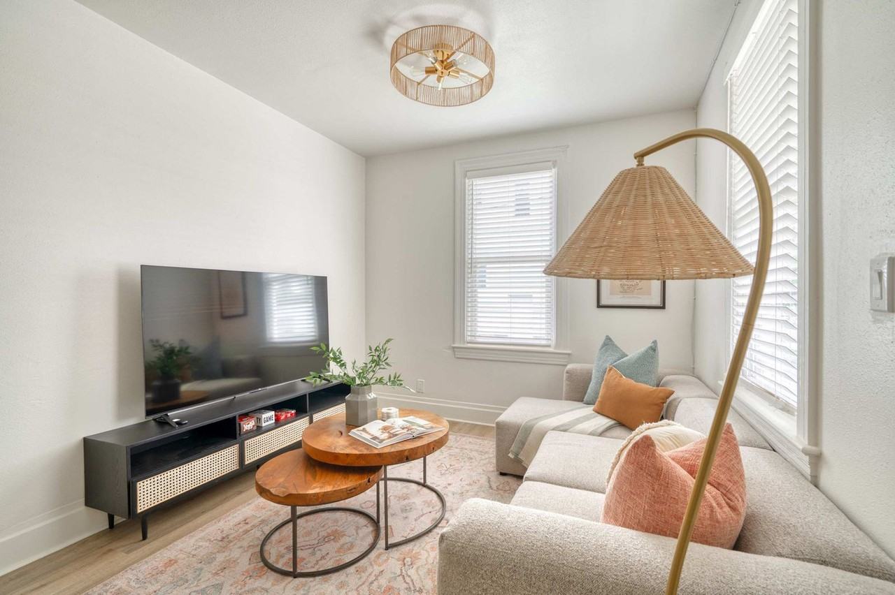 4128 North Montana Avenue - Photo 4 of 90