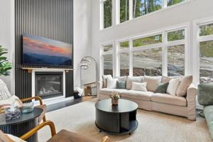 featured image of 1042 Greensview Dr