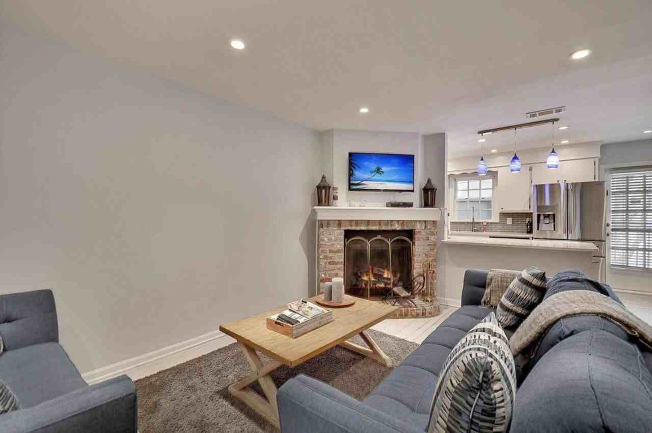 169 King Street #1325126P - Photo 3 of 29