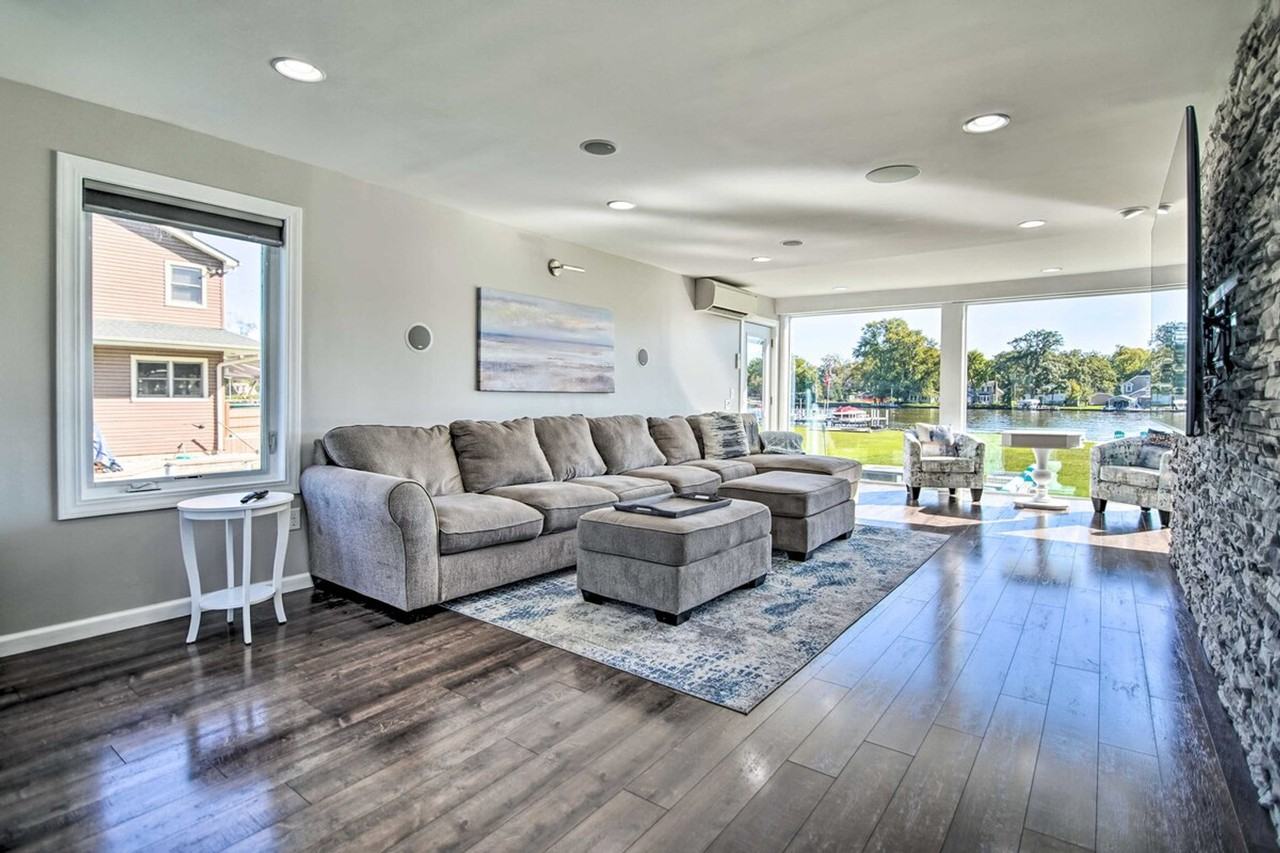 2712 Shorewood Dr #1305762P - Photo 4 of 44