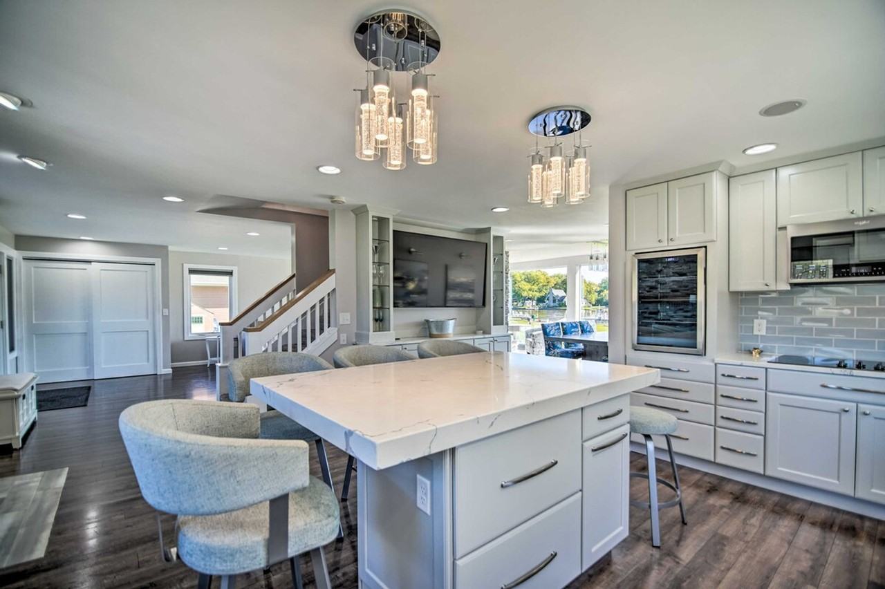 2712 Shorewood Dr #1305762P - Photo 7 of 44