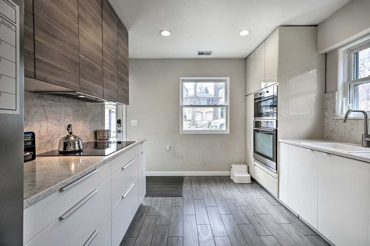 696 Crescent Blvd #1306272P - Photo 3 of 38