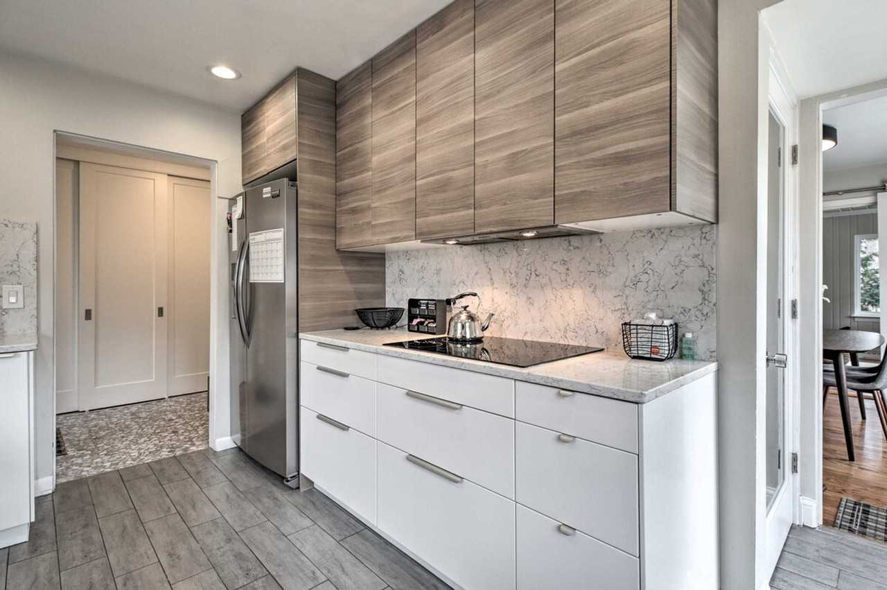 696 Crescent Blvd #1306272P - Photo 7 of 38