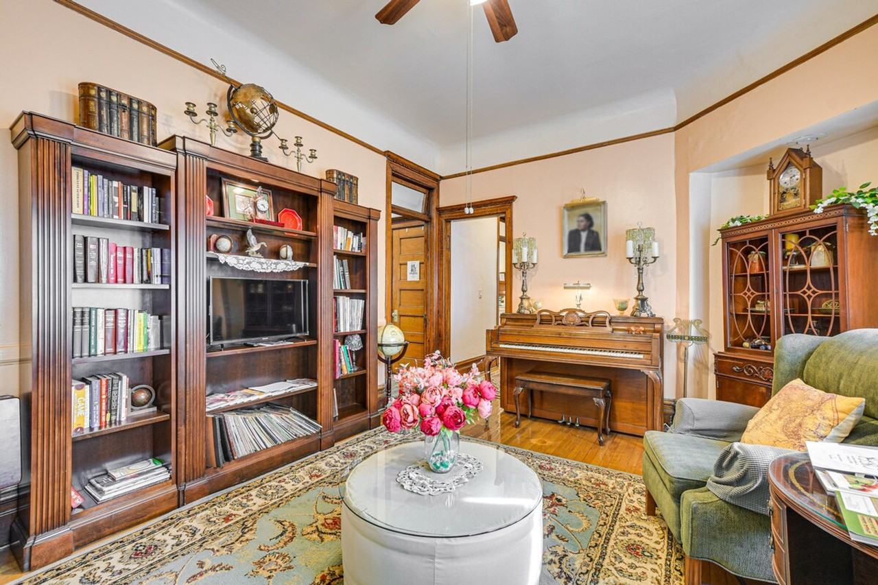 3461 W Adams St #1305872P - Photo 2 of 33