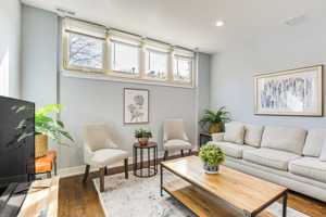 featured image of 2113 W Armitage Ave