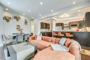 featured image of 2033 W Washington Blvd