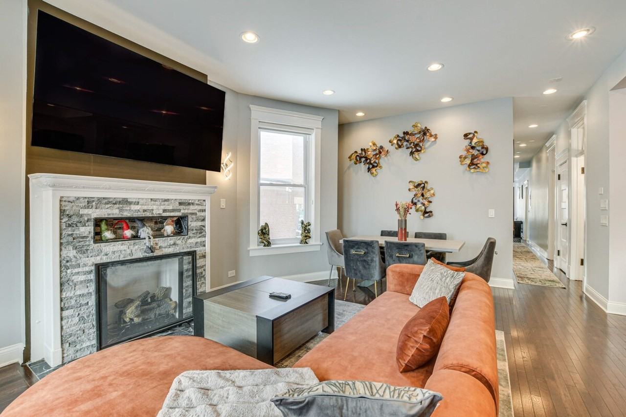 2033 W Washington Blvd #1306414P - Photo 3 of 32