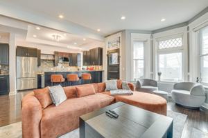 featured image of 2033 W Washington Blvd