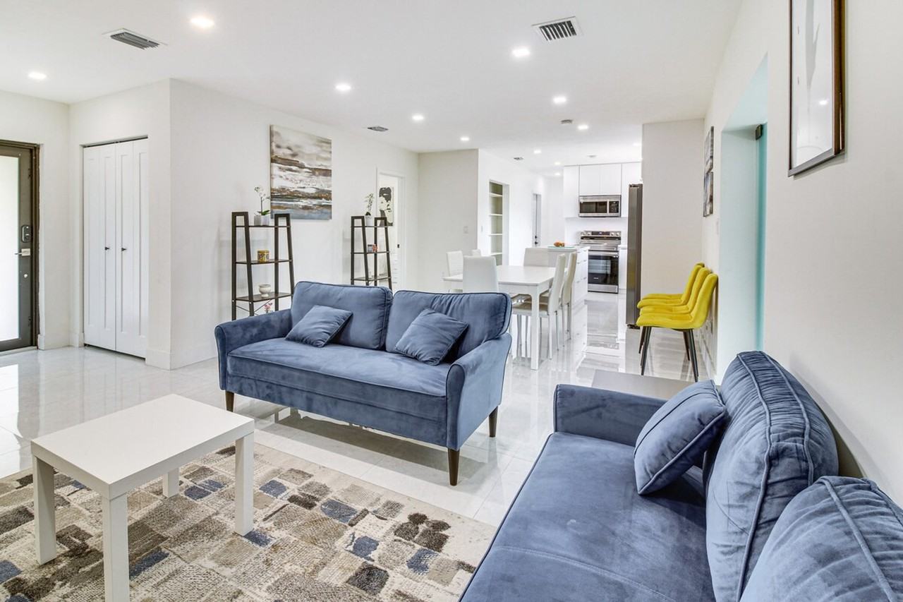 6124 Southwest 64th Terrace #1307108P - Photo 2 of 30