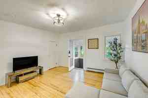 featured image of 81 Southside Ave