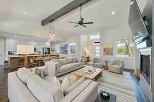 featured image of 401 Brookside Dr W