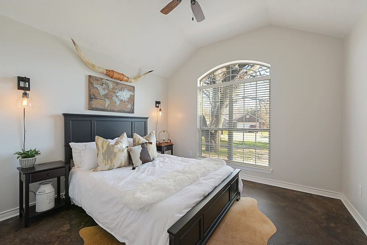 1708 Beaver Pond Ct #1328061P - Photo 4 of 20