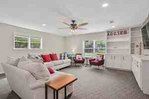 featured image of 1909 Langford St