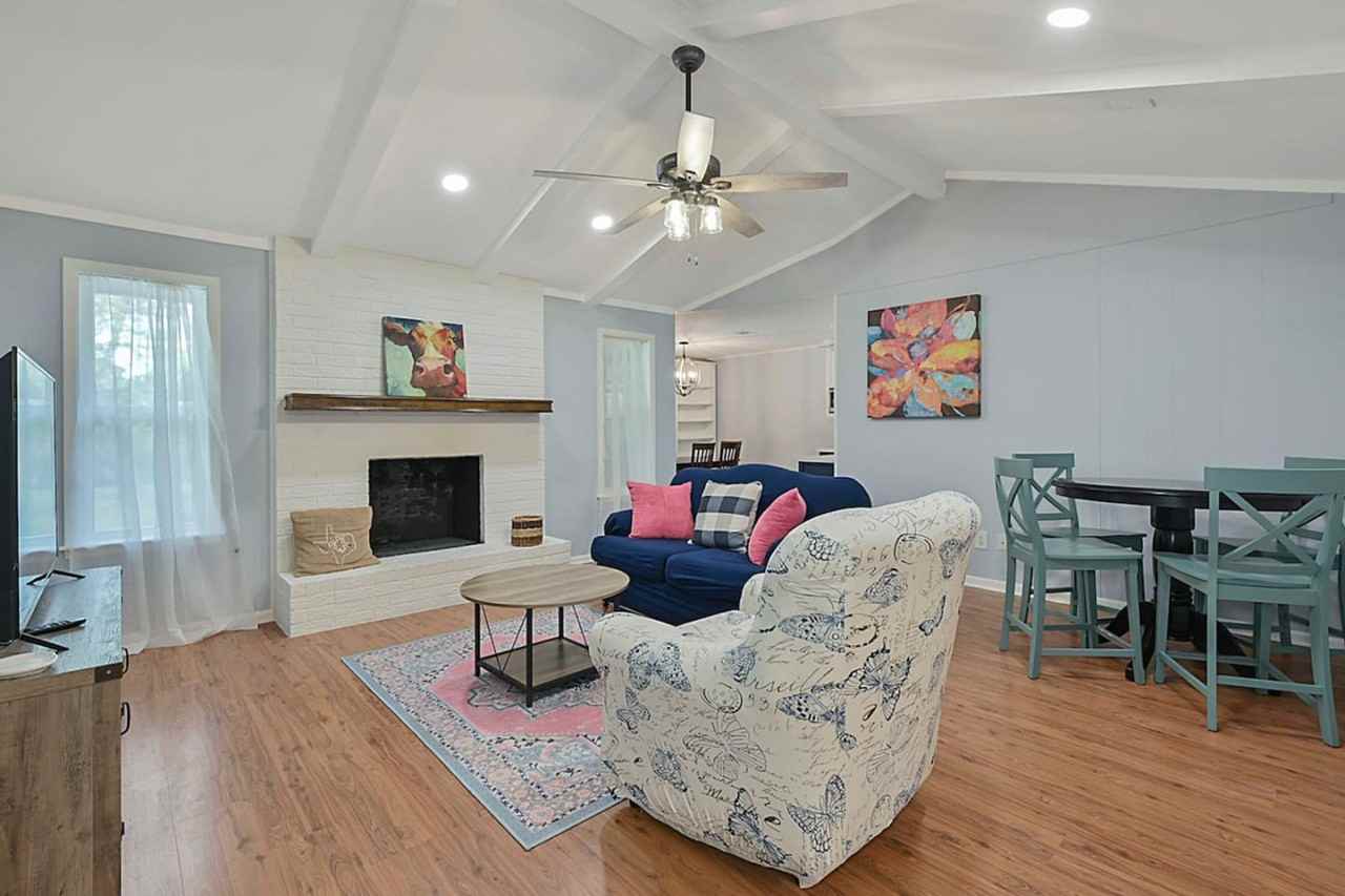 1909 Langford St #1328073P - Photo 4 of 23