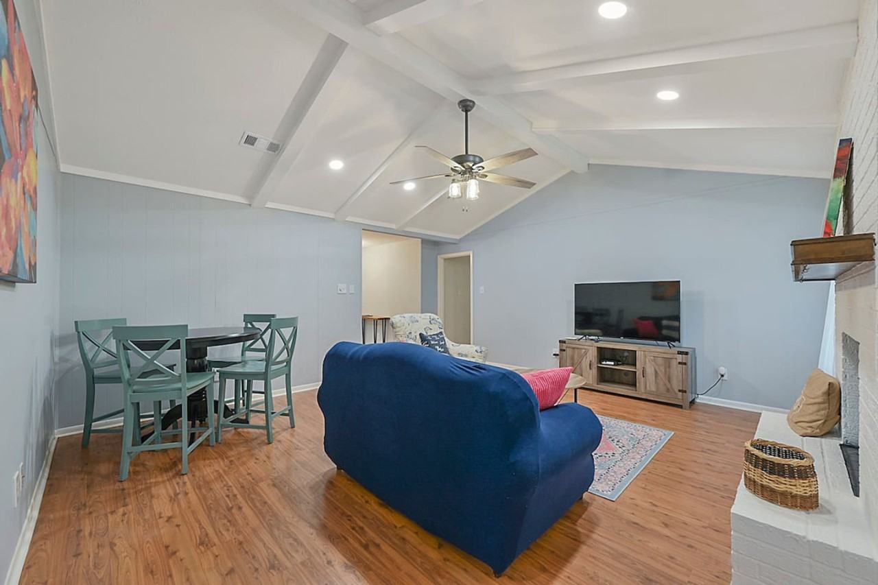 1909 Langford St #1328073P - Photo 5 of 23