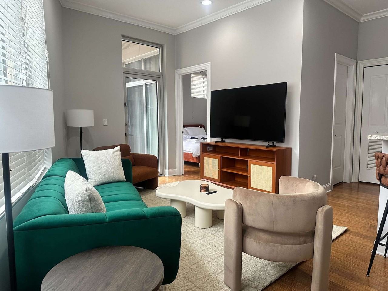 951 W Huron St #1322524P - Photo 4 of 19