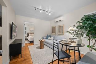 223 28th St - Photo 1 of 1